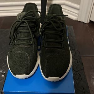 Adidas Tubular sz 5 1/2 Womens. Dark green